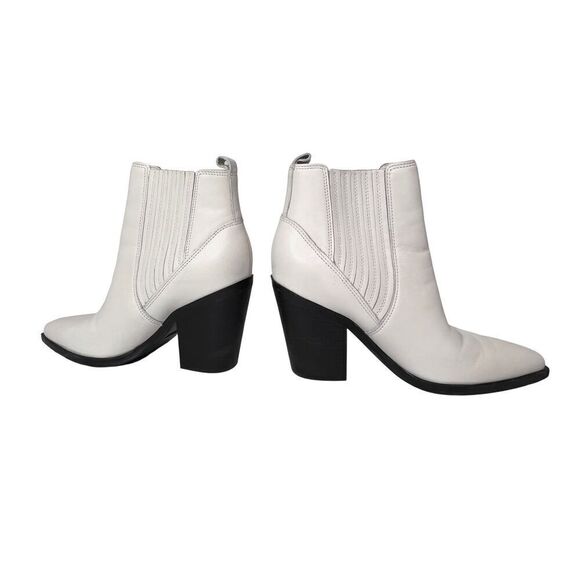 Marc Fisher Carves Cream Leather Side Gores Pull on Bootie Boot 6M Vanilla Girl - Picture 3 of 11